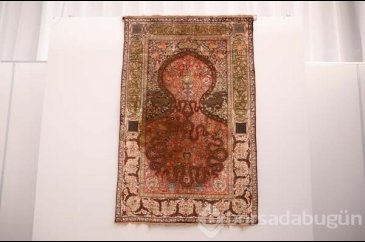 Müşterisinin yıkamaya getirdiği halıyı görünce şok oldu!