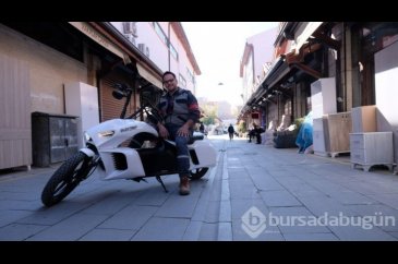 Evinde kendi tasarladığı elektrikli bisikleti yaptı
