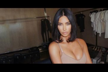 Kim Kardashian tulum taytıyla dikkatleri üzerine çekti...
