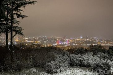 İstanbul'da mevsimin ilk karı yağdı... 