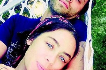 Demet Evgar: Nikah yok albüm var

