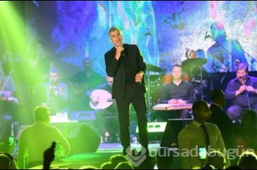 Ünlülerin yılbaşı sahne ücretleri dudak uçuklattı! Konser bilet fiy...
