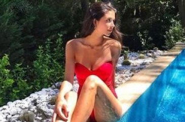 Ela Yörüklü'nün pozları sosyal medyayı salladı
