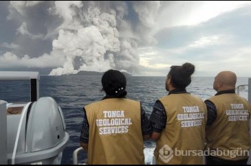 100 bin kişi volkan patlaması ve tsunami sonrası dünyadan koptu