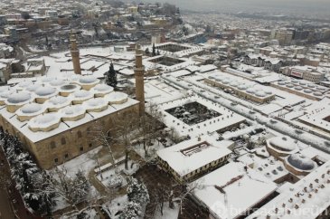 Bursa'nın tarihi mekanlarından kar enstantaneleri
