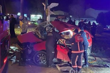 Işık ihlali kazası3 ölü1 yaralı...