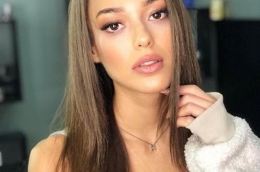 Dilan Çiçek Deniz yeni imajıyla takipçilerini büyüledi
