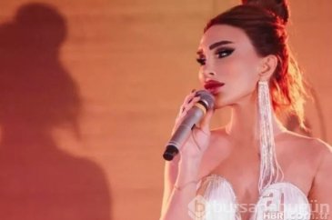 Seren Serengil'den olay sahne kıyafeti
