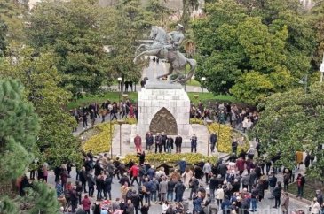 Onur Anıtı'nın güvenliği için Atatürk Parkı'na araç giremeyecek
