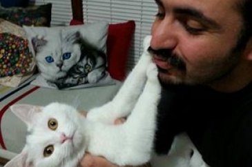 Alkollü ortamda insanlar!