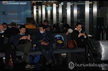  Ukraynalı yolcular İstanbul Havalimanı'nda kaldı!