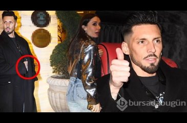 Jose Sosa alkol şişesini saklarken yakalandı...
