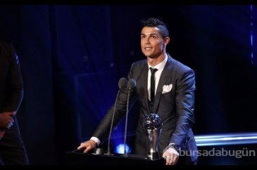 Cristiano Ronaldo canlı yayında duş aldı 1 milyon kişi izledi!
