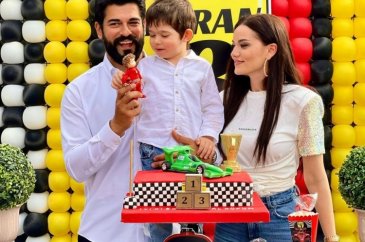 Fahriye Evcen ve Burak Özçivit'in oğlu Karan 3 yaşında