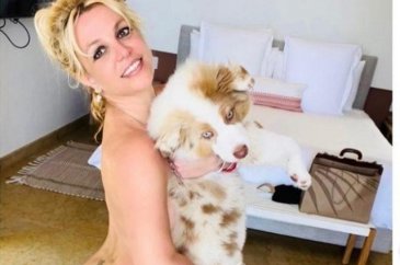 Britney Spears çıplak fotoğraflarını paylaştı!