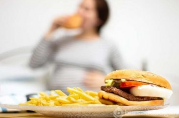 Obezite anne karnındaki bebeği etkiliyor! 