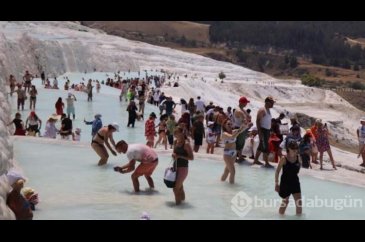 Pamukkale'ye gelen ziyaretçi sayısı 5 kat arttı!