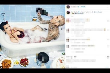 Travis Barker ve Kourtney Kardashian'dan küvet pozu!