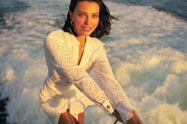 Tuvana Türkay'ın tatil pozları sosyal medyada olay yarattı
