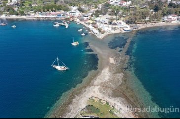 Bodrum'da denizin çekilmesiyle tarihi surlar ortaya çıktı