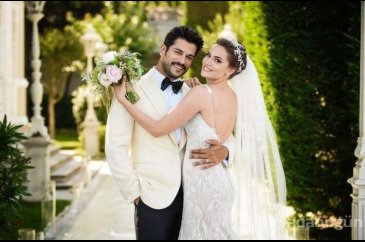 İkinci kez hamile olan Fahriye Evcen'in karnı belli oldu