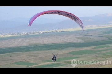 Yamaç paraşütü eğitmenleri şehit oğlunun uçma hayalini gerçekleştirdi