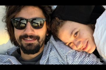 Serenay Sarıkaya ve Umut Evirgen tatilde
