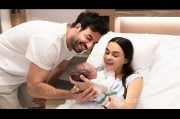 Hande Soral'dan bebeğiyle yeni poz
