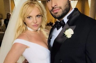 Britney Spears yeni pozlarıyla "yok artık" dedirtti! 