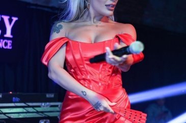 İrem Derici aşksızlıktan yakındı
