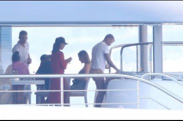 David Beckham ve Victoria Beckham tatilde
