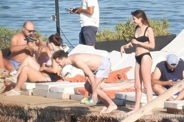 Çeşme'de aşk başka
