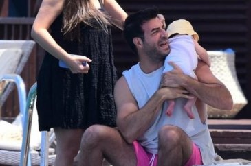 Hande Soral ve İsmail Demirci'nin bebekle ilk tatili