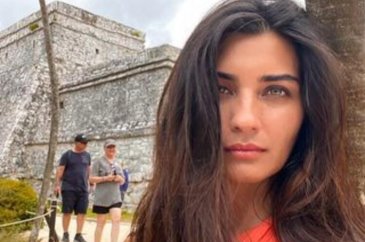 Tuba Büyüküstün'ün olduğu araç dolmuşa döndü!