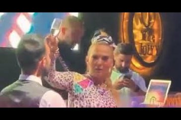 Şampanya şovu gündem olan Demet Akalın konuştu: 50 tane iğne oldum!