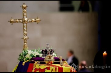 İngiltere Kraliçesine veda ediyor 