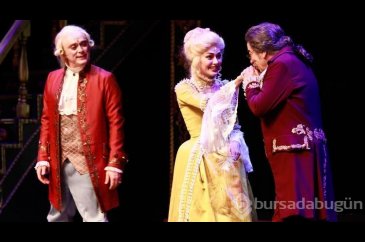 "Amadeus"un ilk oyununa ünlü yağmuru