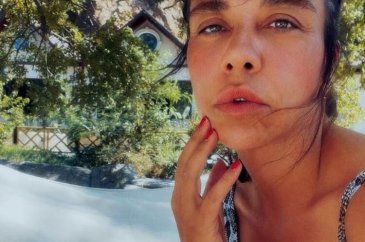 Yeşim Ceren Bozoğlu'nun 'yaza veda' paylaşımı 