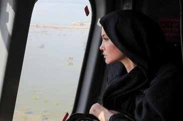 Angelina Jolie Pakistan'dan bildirdi
