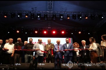Onur Akın ve Aydilge Ataşehir'de konser verdi