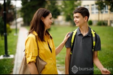 Ergenlikte anne-çocuk ilişkisi