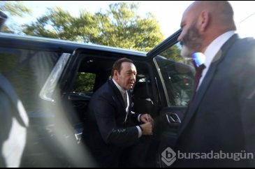 ABD'li oyuncu Kevin Spacey cinsel saldırı suçlamasıyla yargılanıyor
