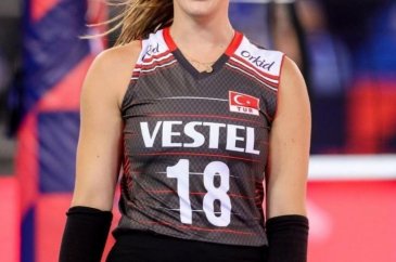 Zehra Güneş ile Survivor'ın yıldız ismi kuzen çıktı! 