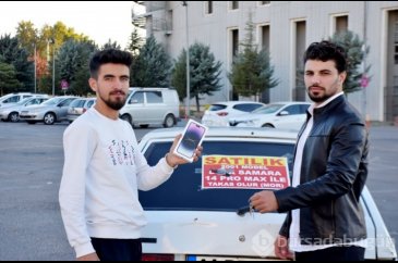 Otomobilini cep telefonu ile takas etti