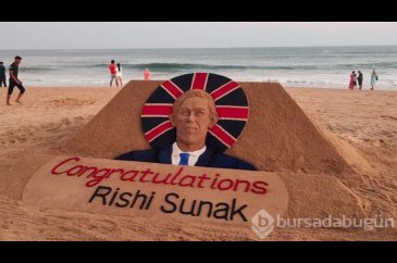 Hindistan'da Rishi Sunak'ın kumdan heykeli yapıldı