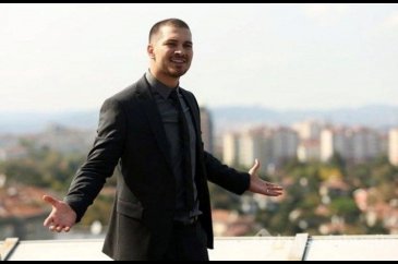 Çağatay Ulusoy ve Duygu Sarışın evleniyor