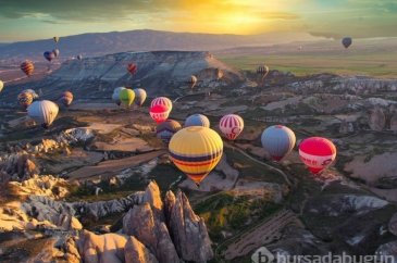Kapadokya'da balon uçuşu rekoru kırıldı
