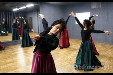 İranlı kadın dansçıların en büyük hayalleri halka açık performans