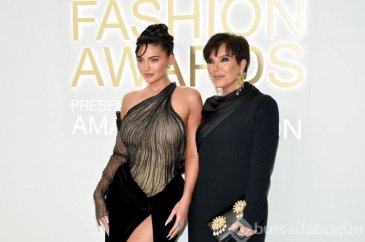 Moda dünyasının enlerinin seçildiği gecede şıklık yarışı