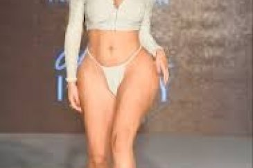 Demi Rose yine yaptı yapacağını
